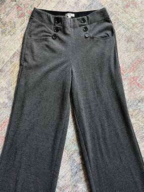 Pull on Max Studio wide legged pants